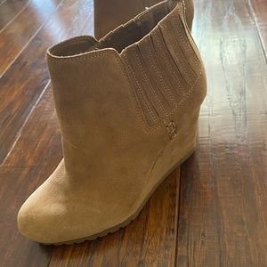 Camel Suede Gianni Bini Boots